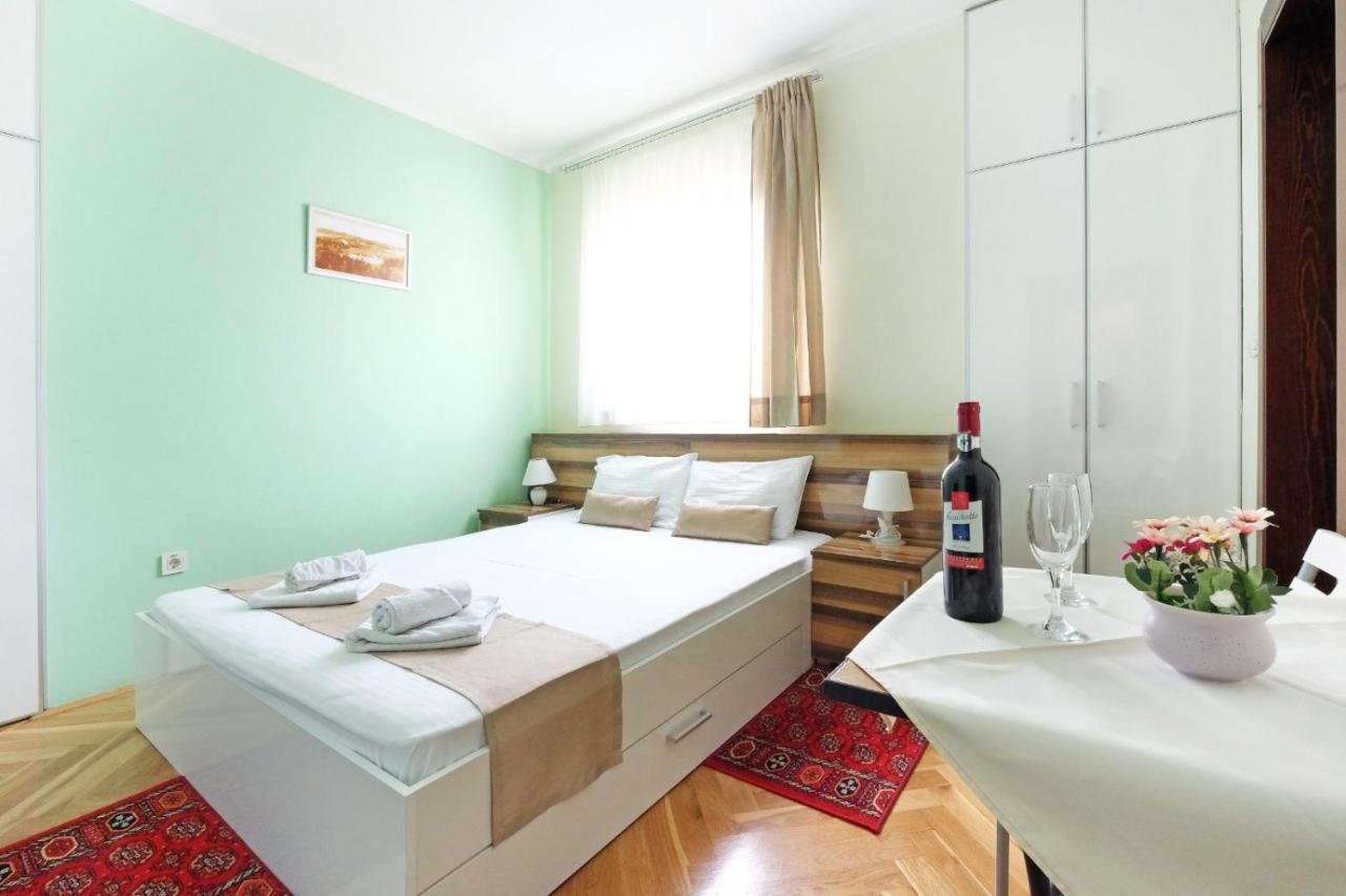 Bohemia Apartment *