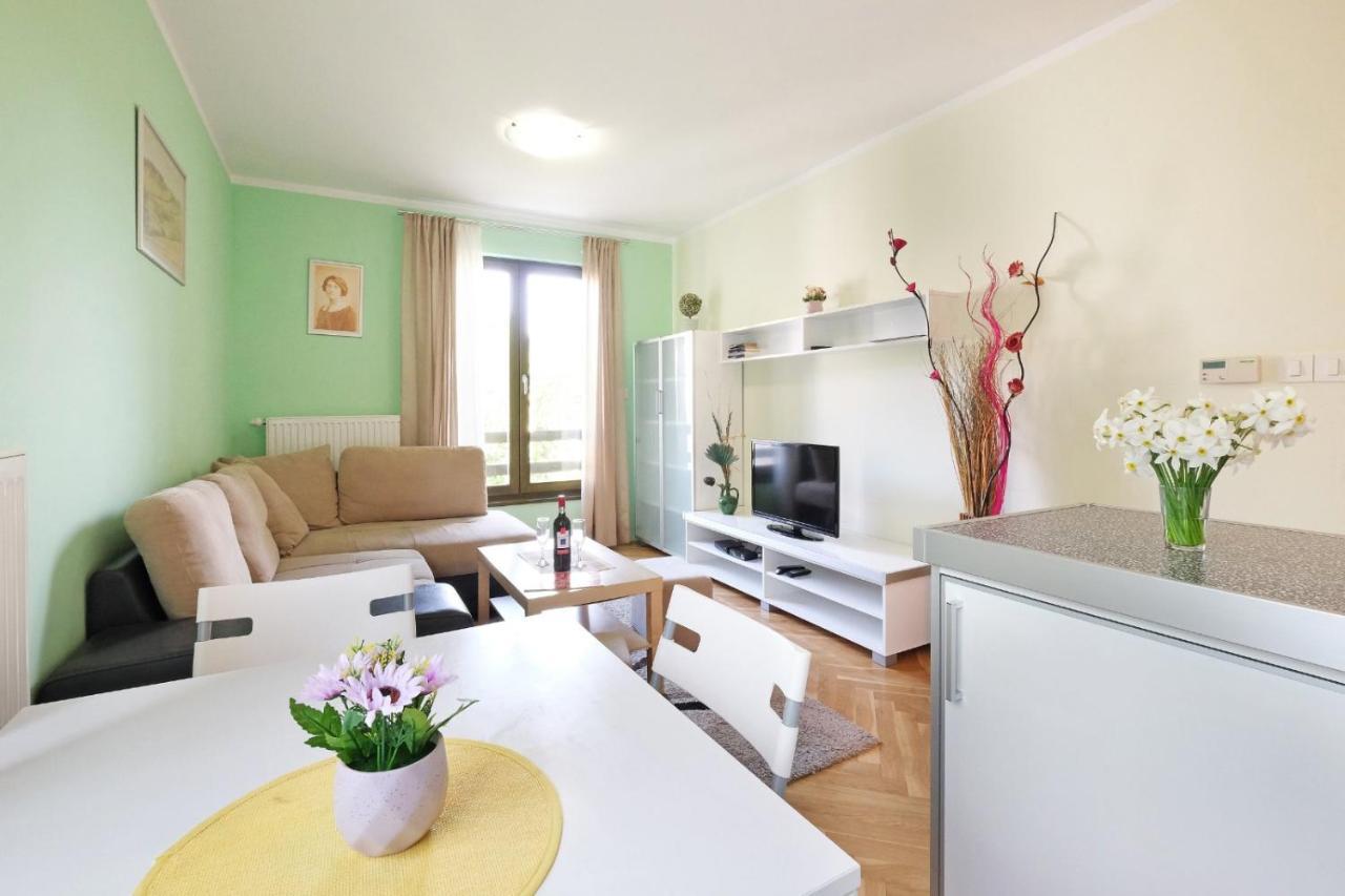 Bohemia Apartment *