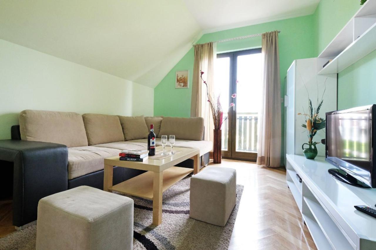 Bohemia Apartment *